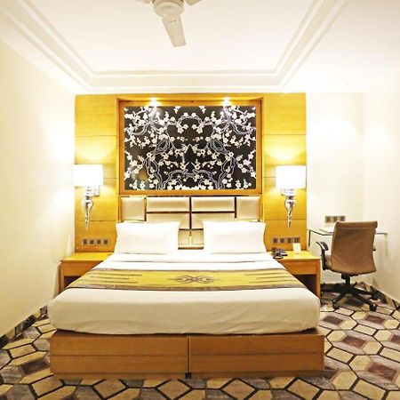 Airport Hotel Claytone New Delhi Ngoại thất bức ảnh
