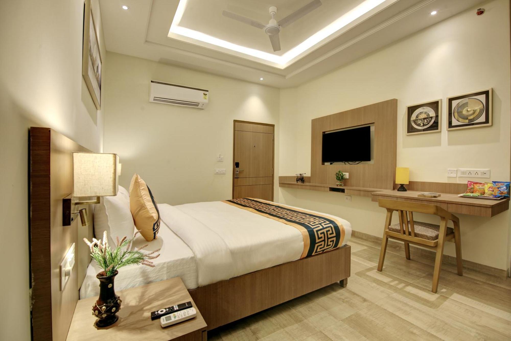 Airport Hotel Claytone New Delhi Ngoại thất bức ảnh