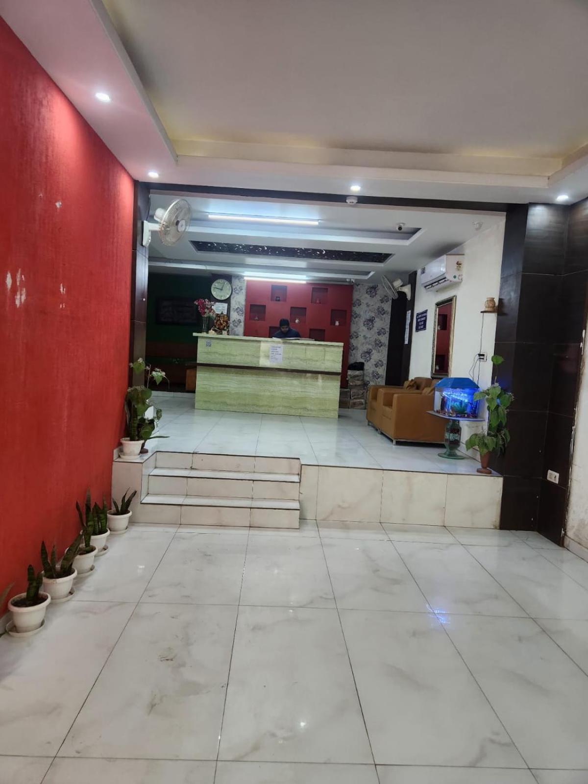 Airport Hotel Claytone New Delhi Ngoại thất bức ảnh