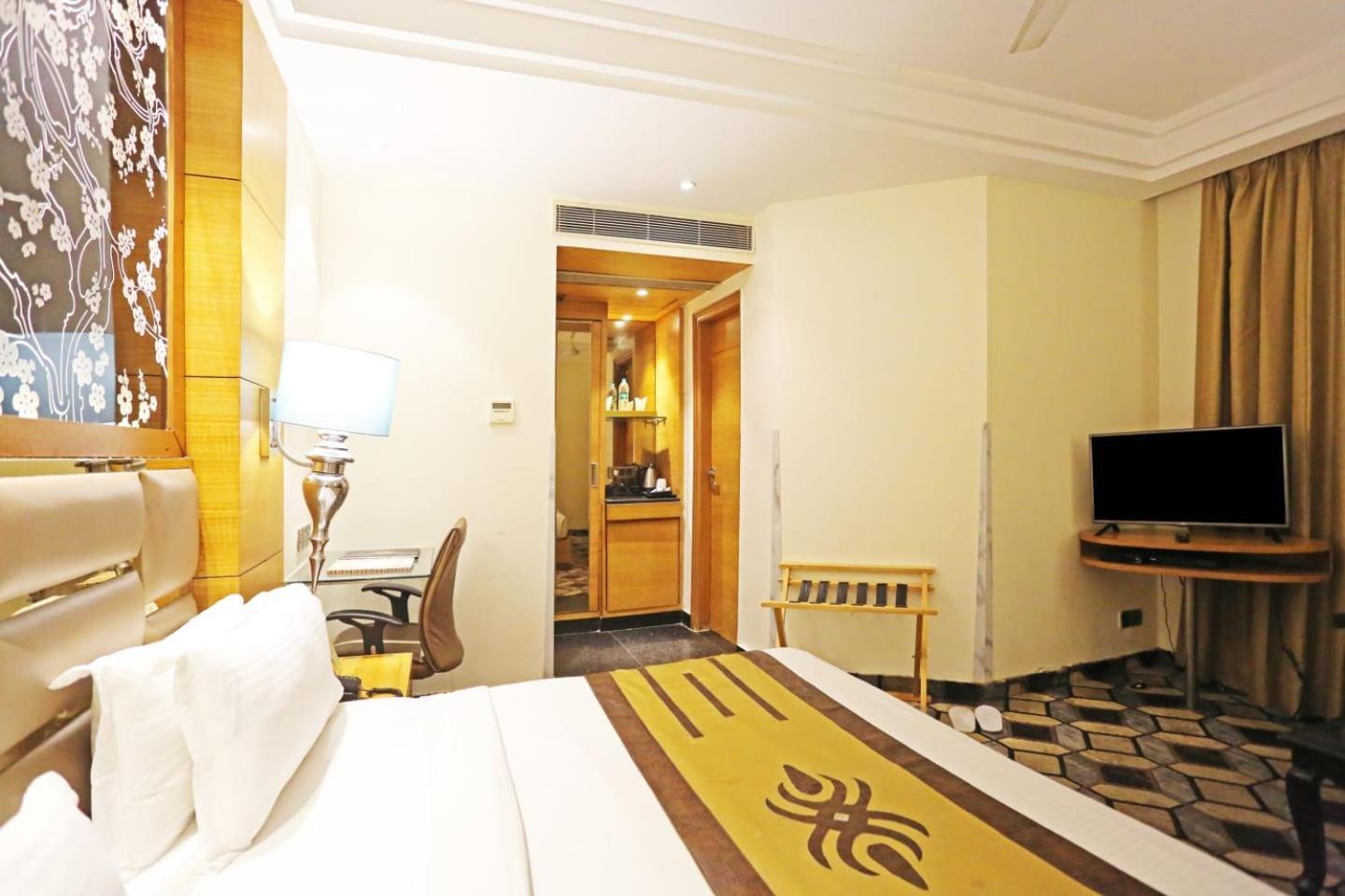 Airport Hotel Claytone New Delhi Ngoại thất bức ảnh