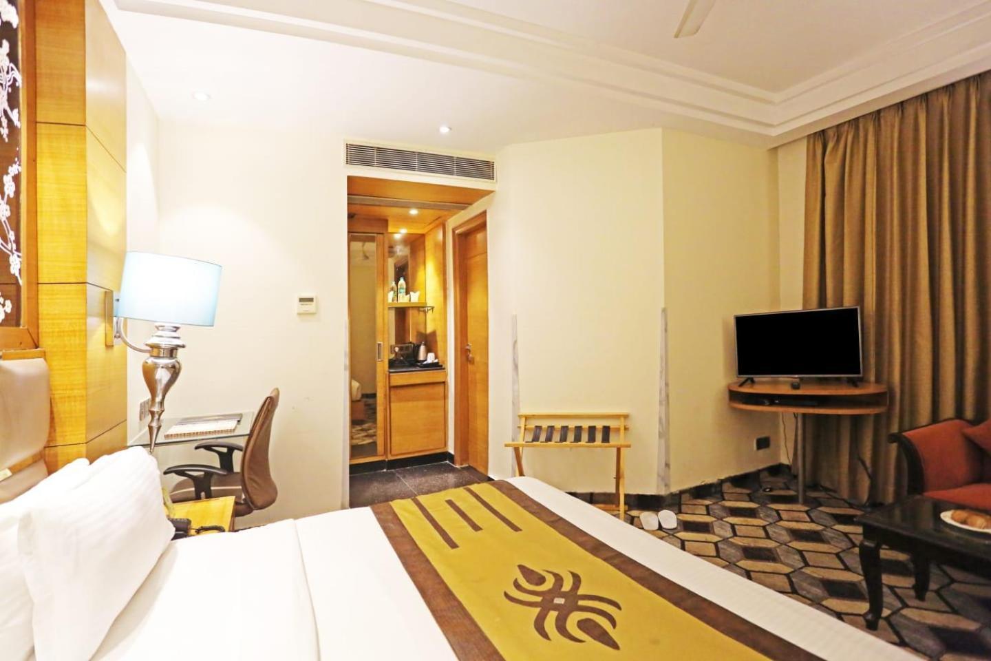 Airport Hotel Claytone New Delhi Ngoại thất bức ảnh